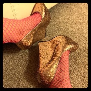 Bebe Ophelia Golden Glitter Platform Wedges Sz. 7